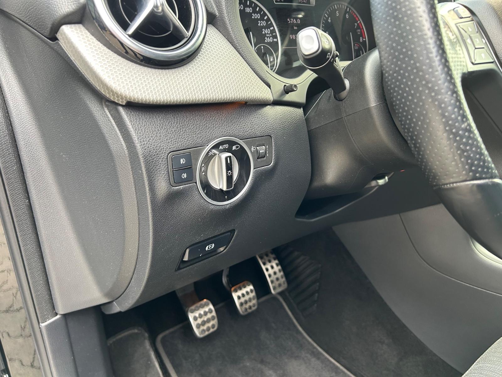 Mercedes-Benz B 180 AMG Line 2. Hand Navi Klima Teilleder USB