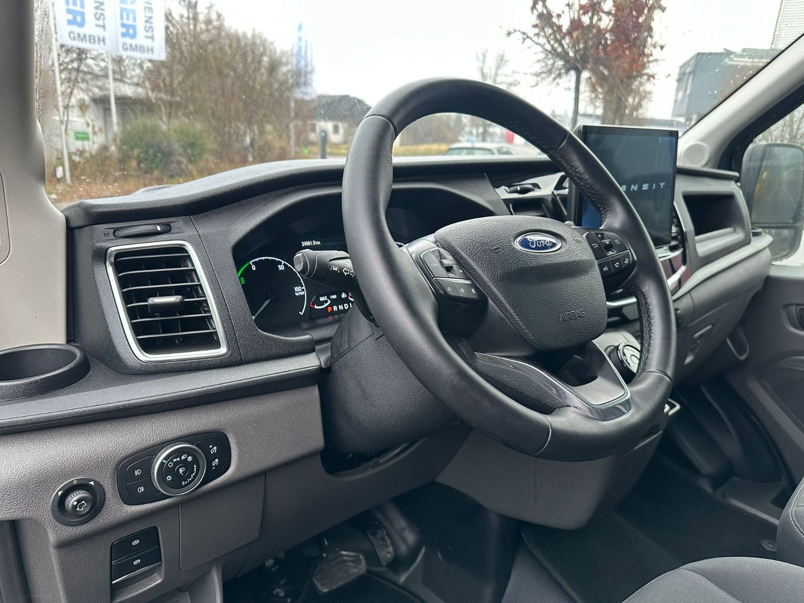 Fahrzeugabbildung Ford E-Transit 350  L3H2 *KeyFree*NAVI*HOLZBODEN