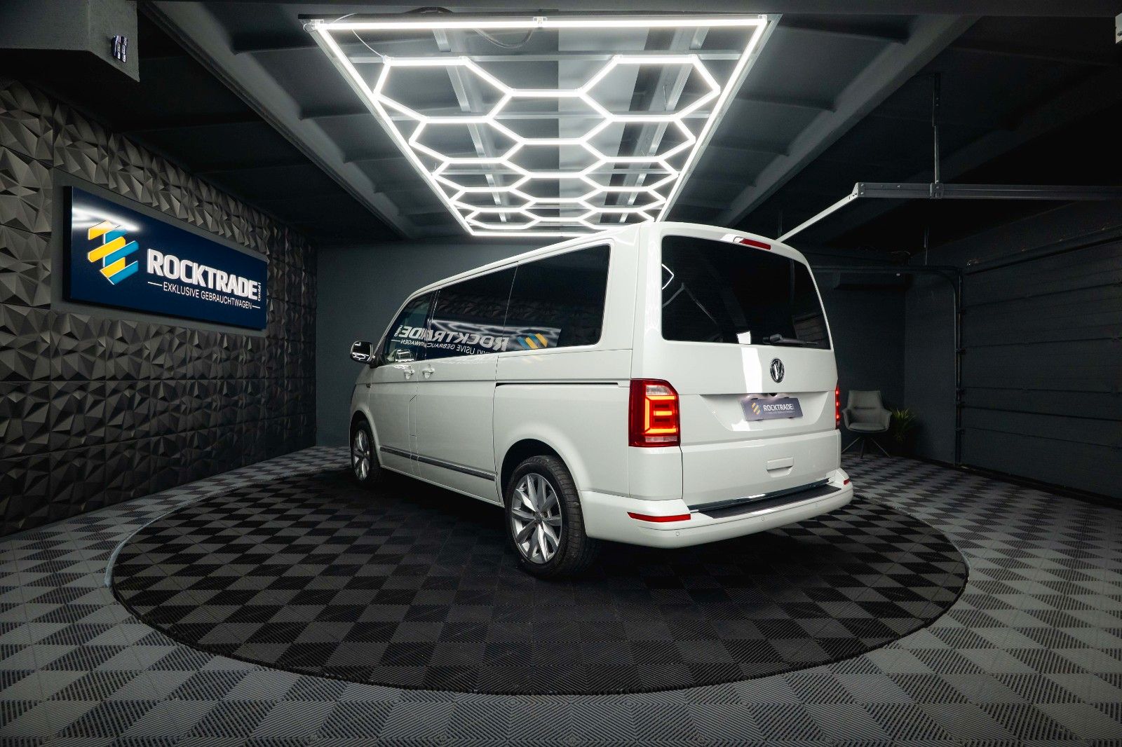 Fahrzeugabbildung Volkswagen T6 Multivan Generation Six *LED*Memory*ACC*