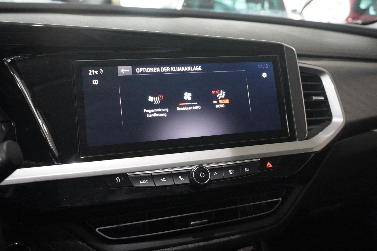 Fahrzeugabbildung Opel Grandland (X) 1.6 PHEV ELEGANCE NAVI/LED/SPORT
