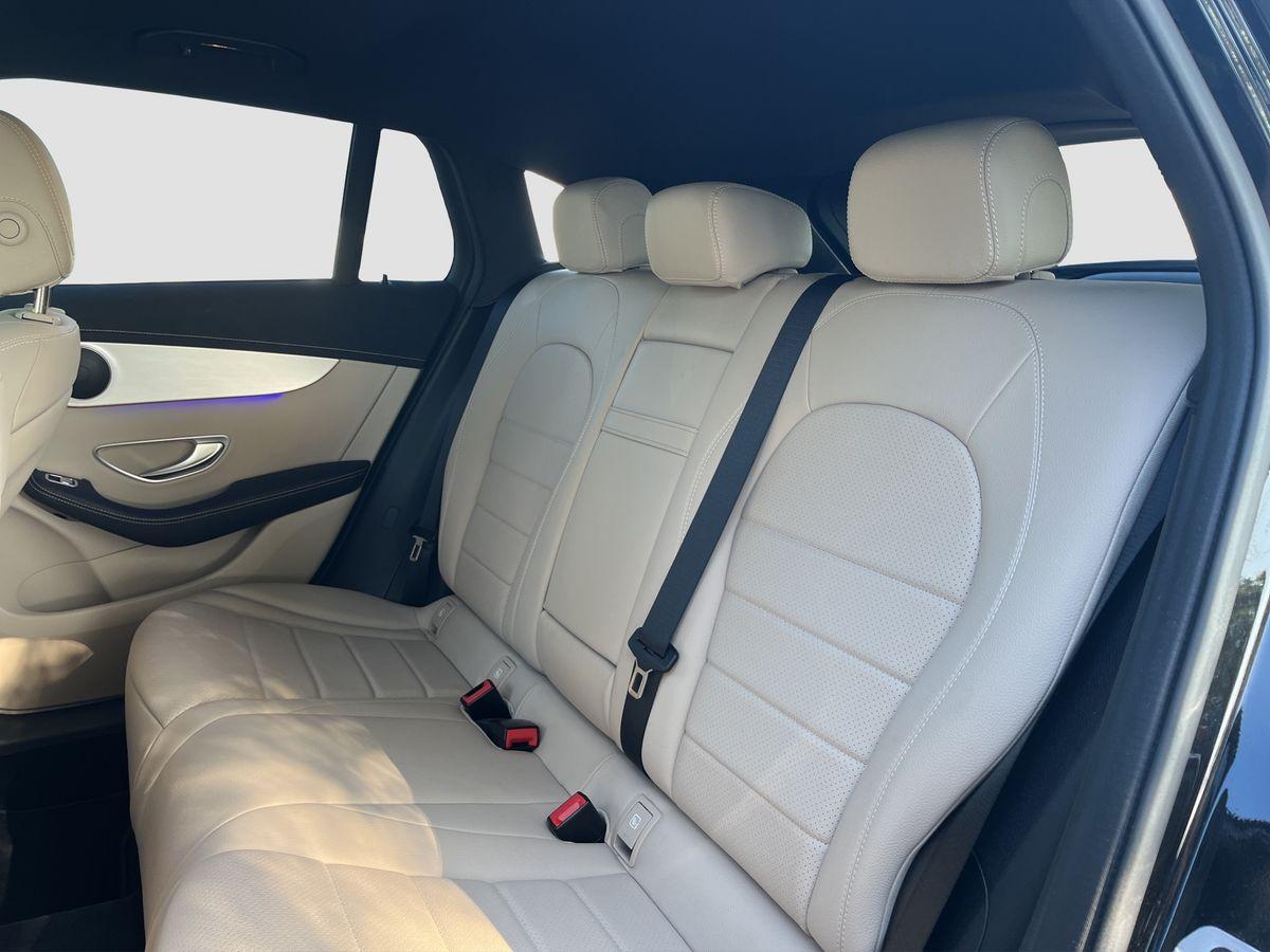 Mercedes-Benz EQC 400 4MATIC MULTIBEAM LED + LEDERSITZE + NAVI