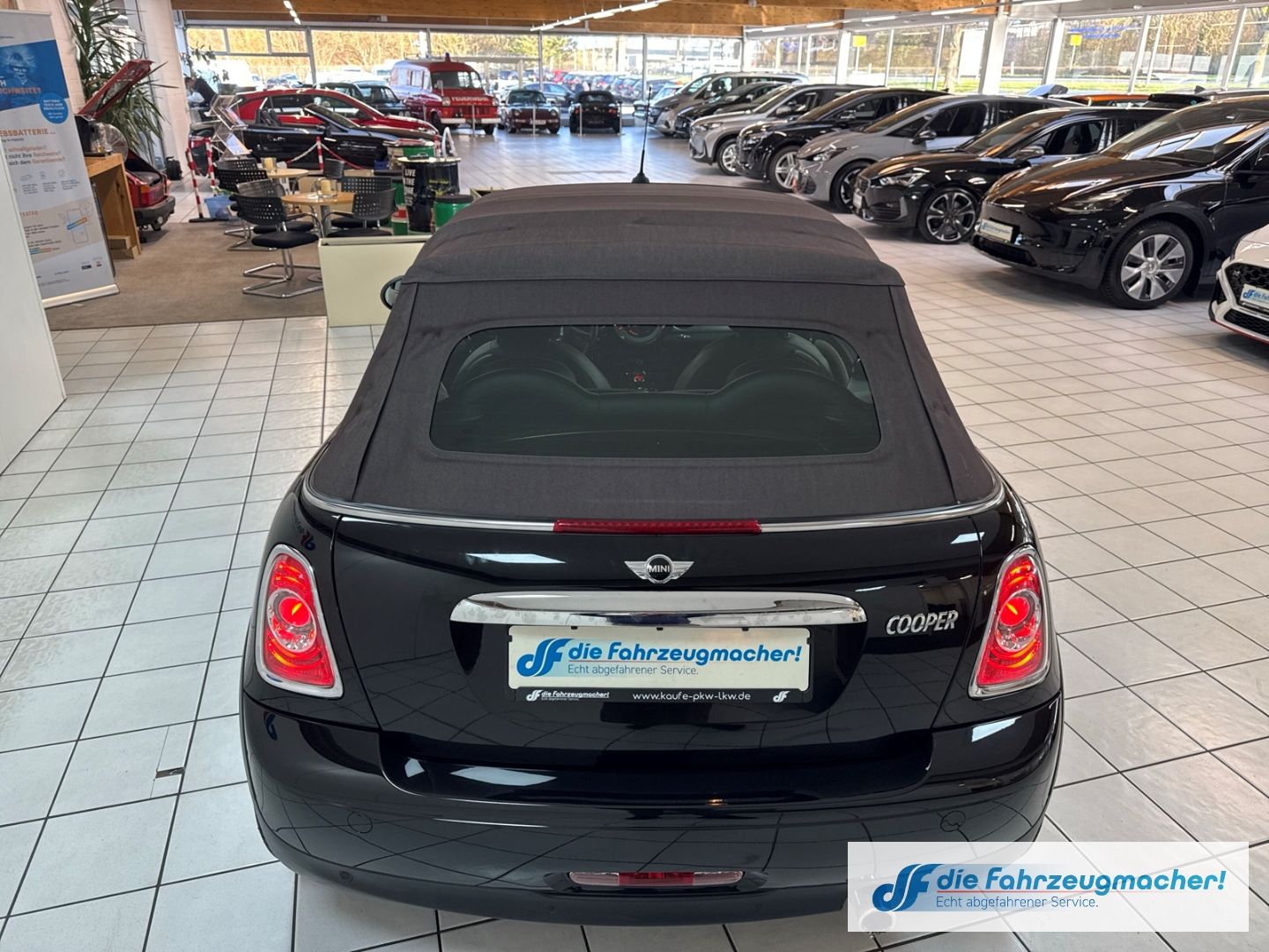 Fahrzeugabbildung MINI Cooper Cabrio Sport Navi Xenon Leder Ambiente SH