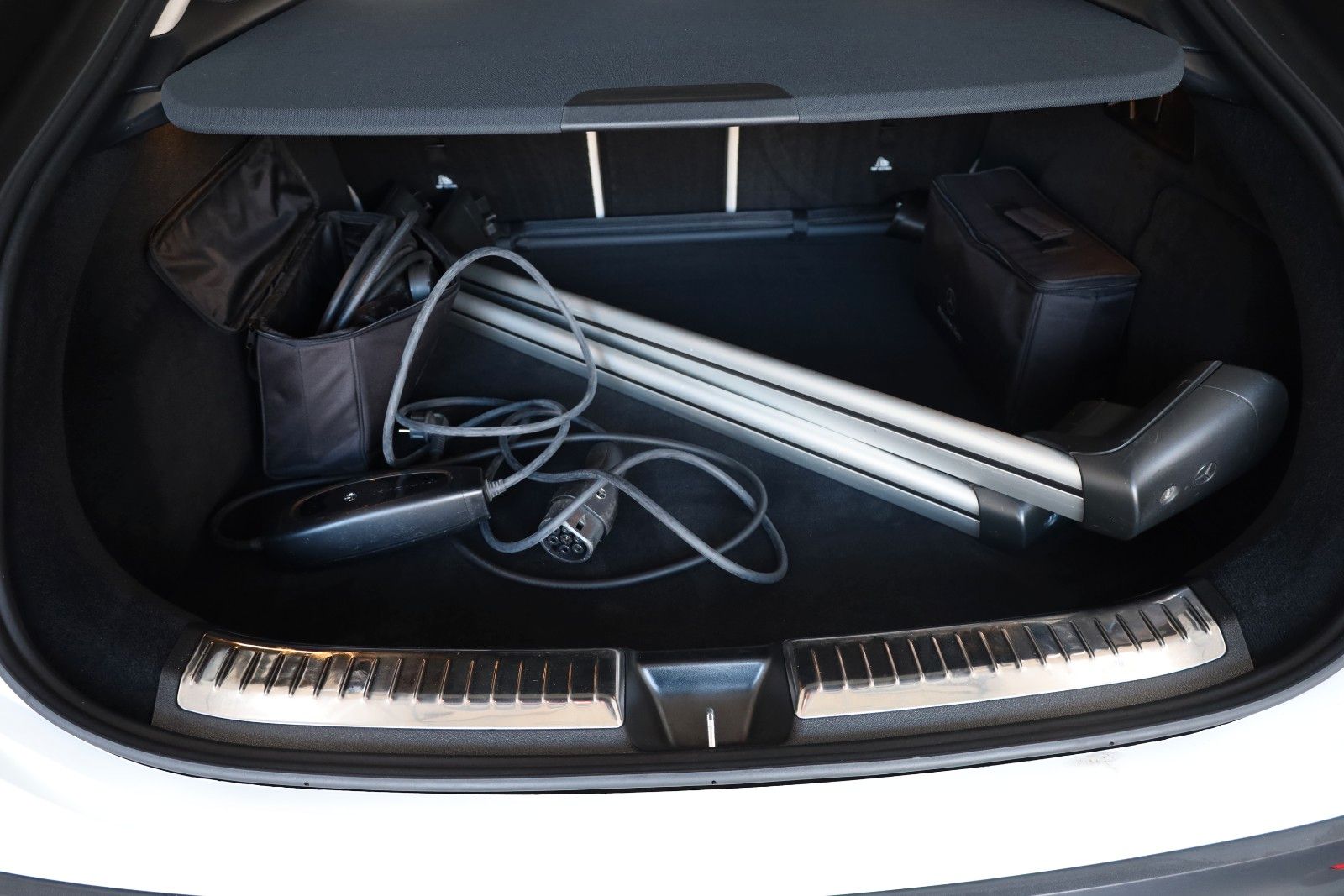 Fahrzeugabbildung Mercedes-Benz GLE 350e Coupe 4M Leder,Navi,LED,Park-Paket 360°