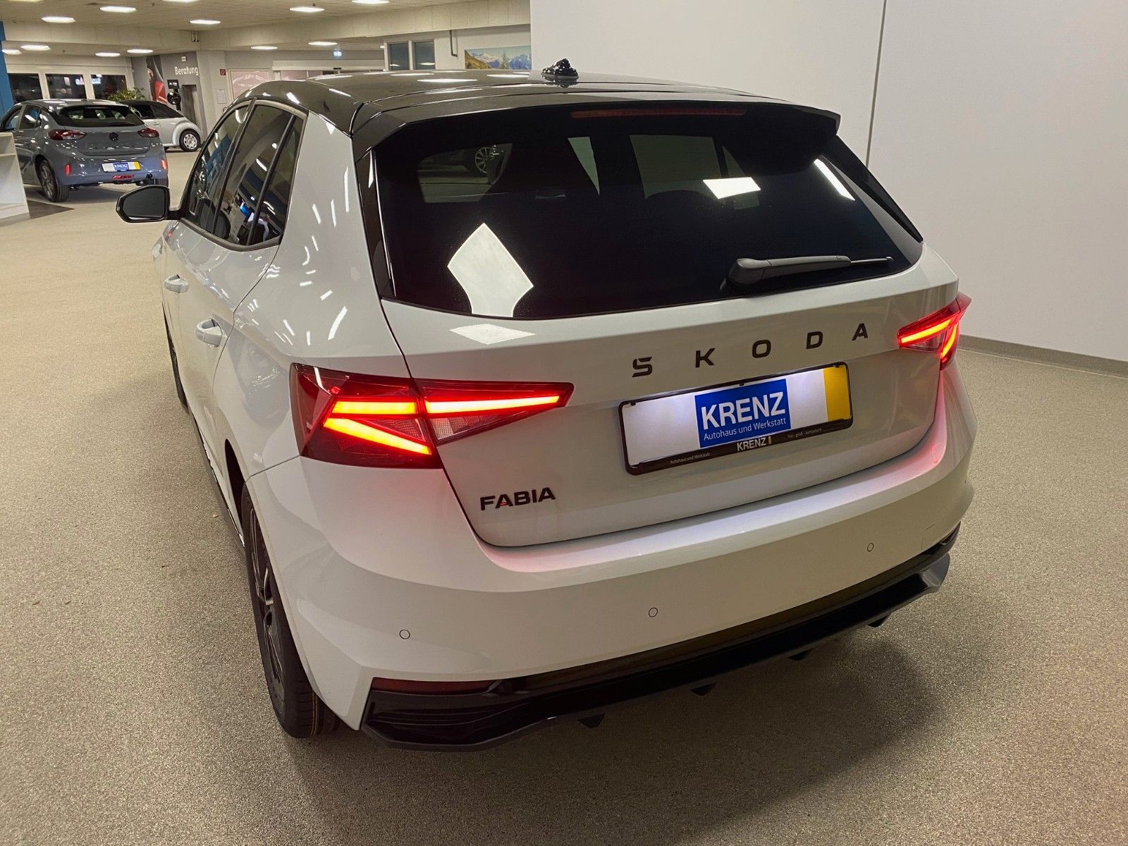 Fahrzeugabbildung SKODA Fabia 1.0 TSI DSG Monte Carlo+KAMERA+AppCon+PDC+