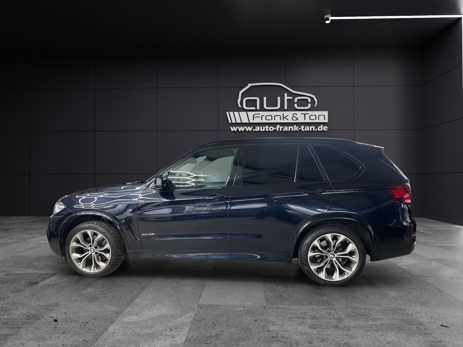 Fahrzeugabbildung BMW X5 xDrive 35 i *Pano*AHK*Sport-Paket M*Leder*