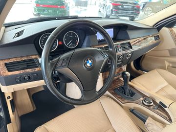 Fahrzeugabbildung BMW 535d Limousine HiFi PDC Memory NaviPro Klima