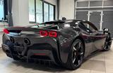 Ferrari SF90 STRADALE CARBON EXT&INT JBL LIFT 1HAND FULL - graue Ferrari SF90