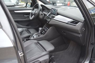 BMW 2 Active Tourer  220 i M Sport Steptronic Leder