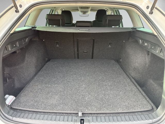 Octavia Combi 2.0 TDI DSG STYLE STDHZ+AHK+NAVI.+