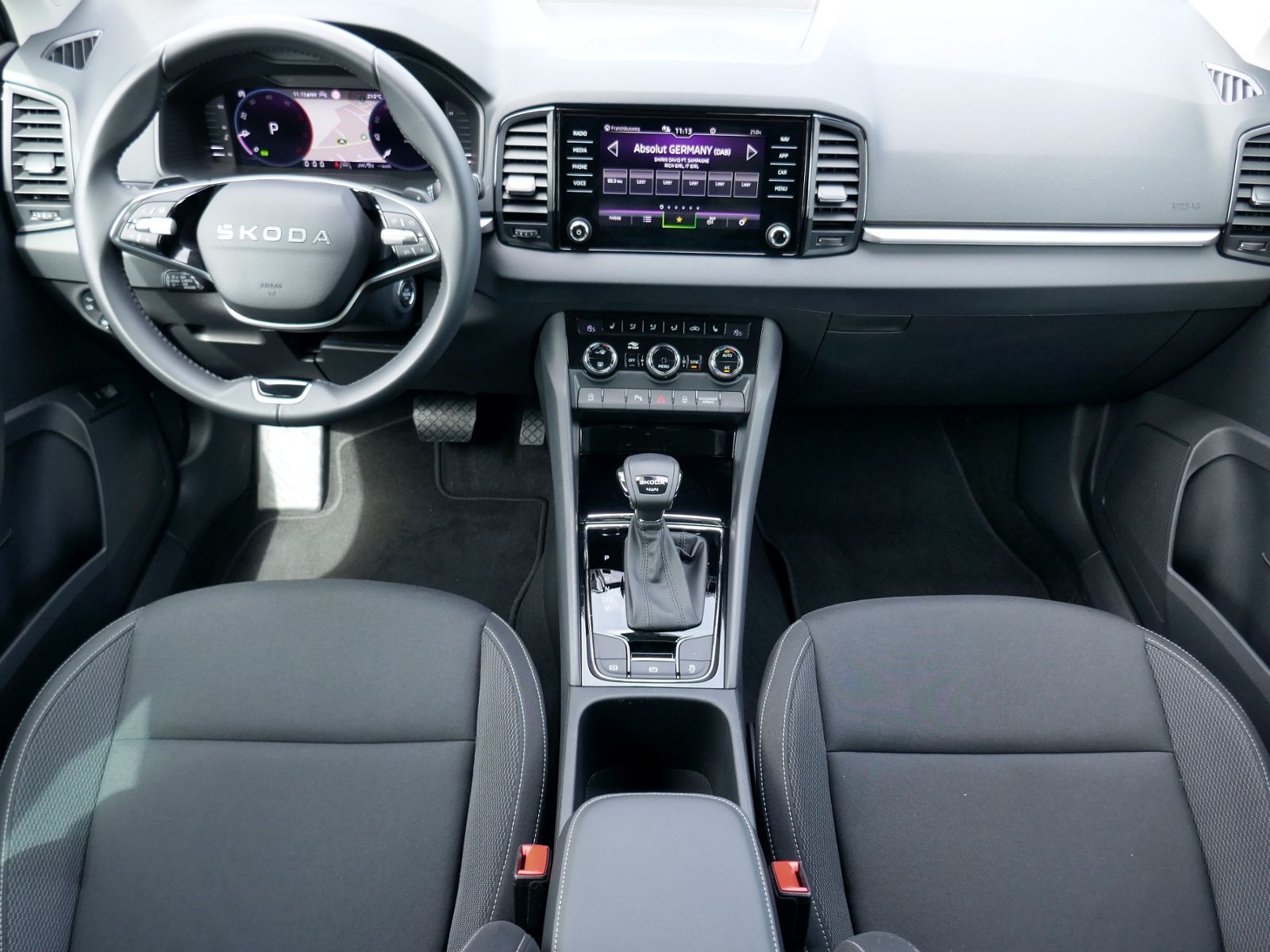 Fahrzeugabbildung SKODA Karoq Tour 4x4 2.0 TDI | LED AHK RFK ACC