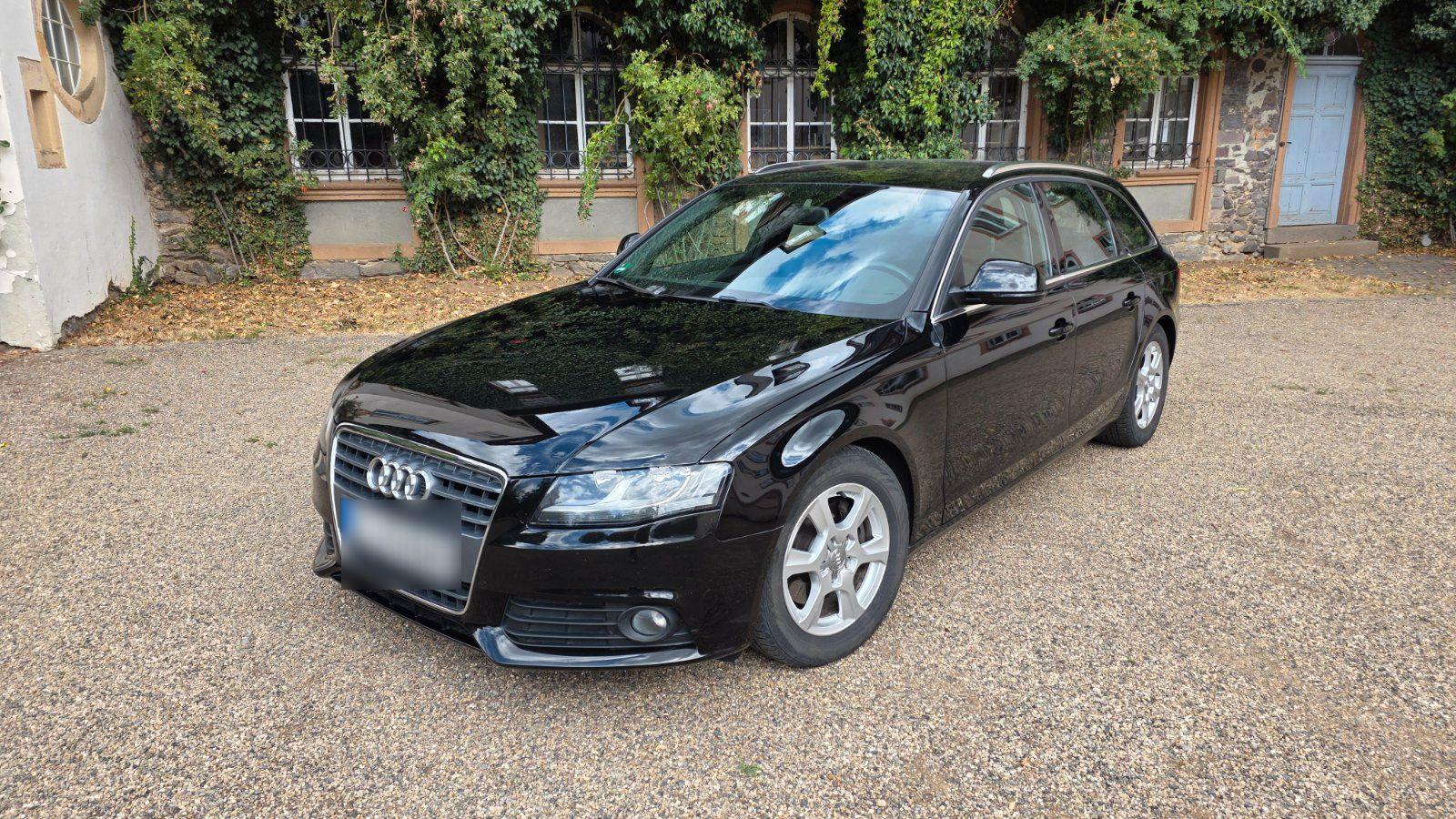 Audi A4 2009 — photo 7