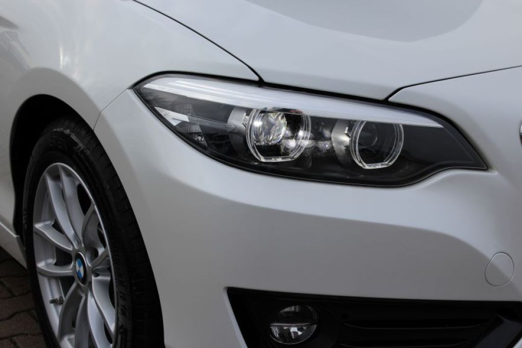 Fahrzeugabbildung BMW 220i Cabrio Aut. Advantage