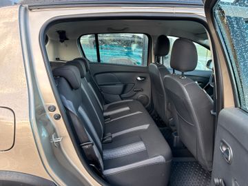 Dacia Sandero Stepway Celebration TCe 90