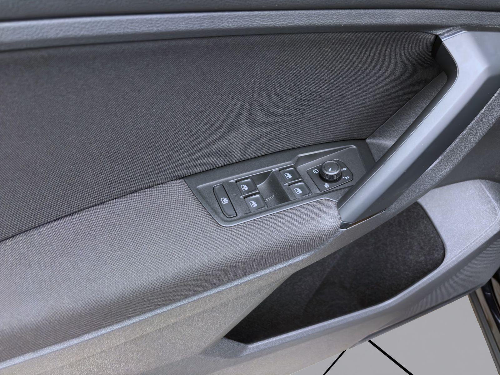 Volkswagen Tiguan 1.5 TSI LIFE NAVI LED ACC PDC