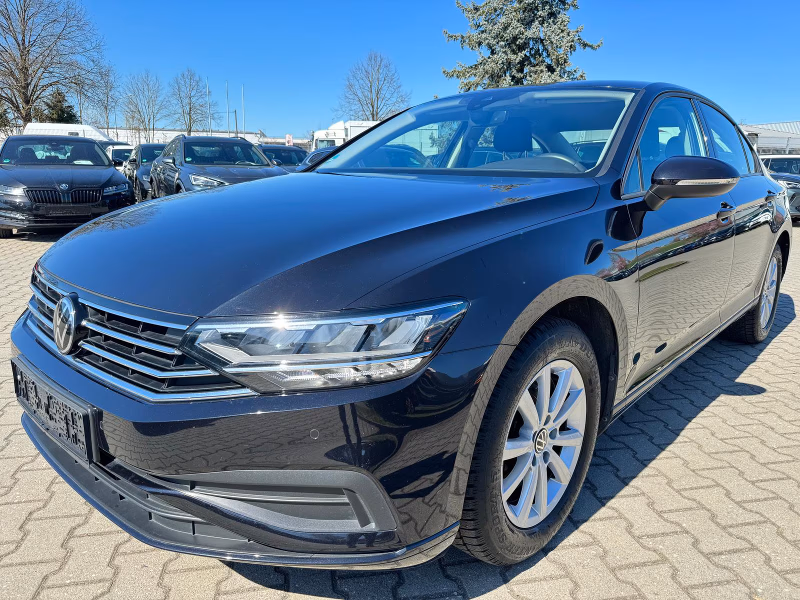 Volkswagen Passat Lim 2.0TDI Basis Navi PDC Kamera WinterPa