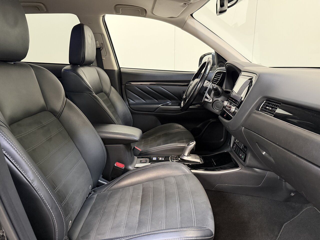 Mitsubishi Outlander 2.3 PHEV AWD Hybrid - GPS - Topstaat! imagem 2