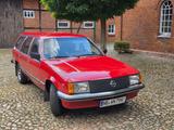 Opel Rekord E 2,0 S Caravan - Opel Rekord mit Benzin-Antrieb