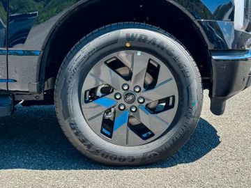 Ford F 150 Lightning Flash gr Batterie im Vorlauf+11