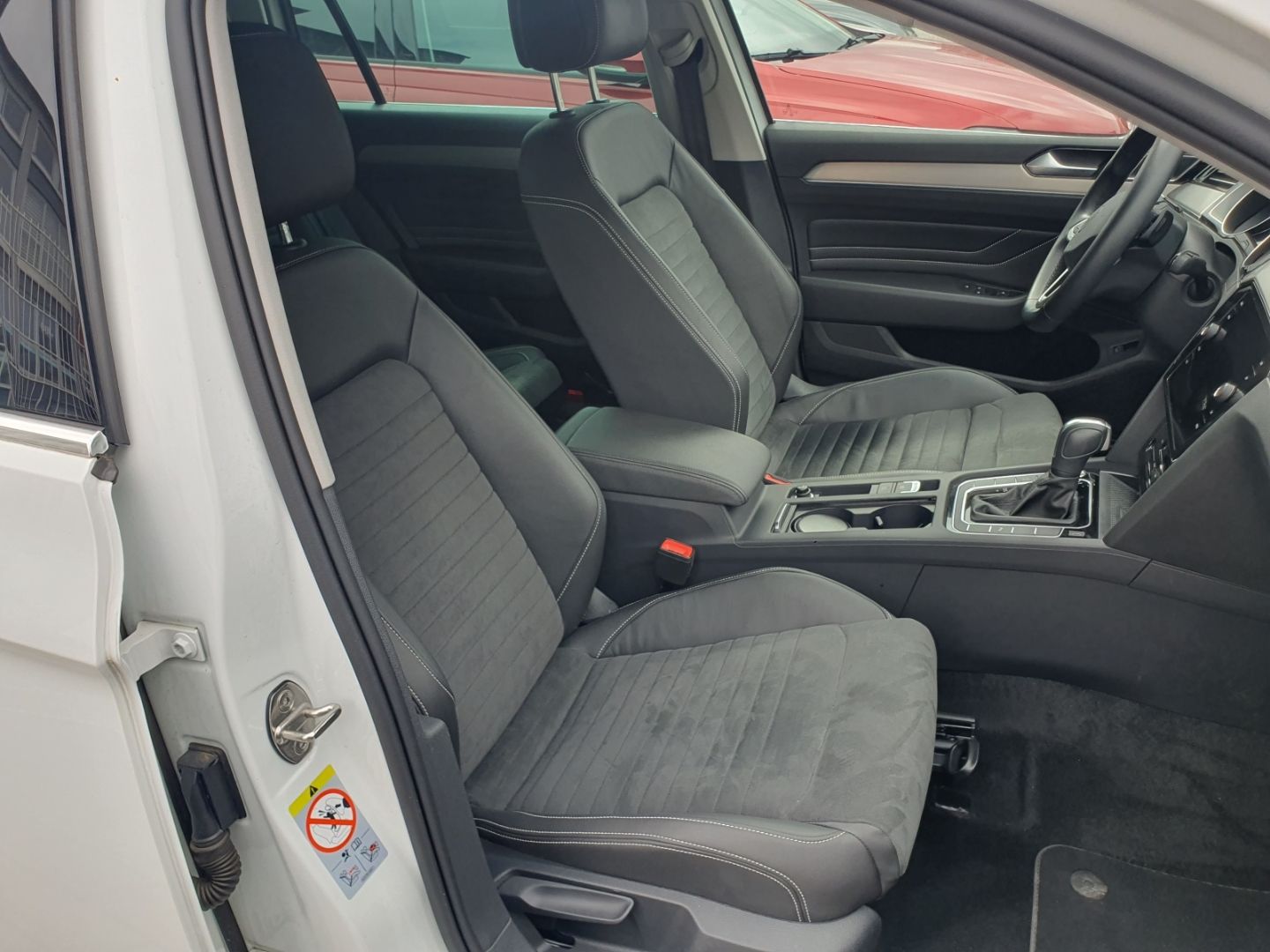 Volkswagen Passat Variant Elegance 2.0 TDI AHK-klappbar Nav foto 15