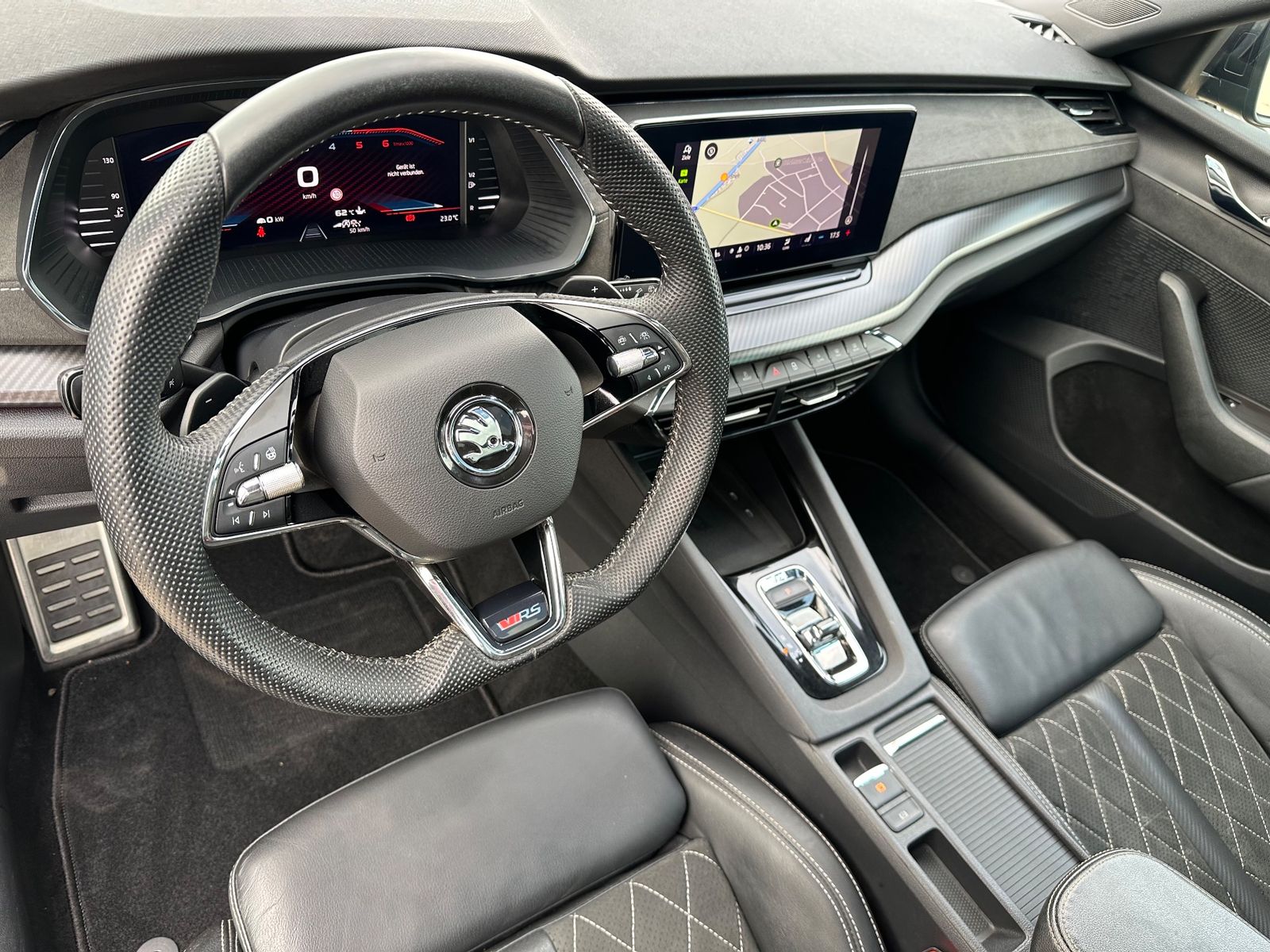 Fahrzeugabbildung SKODA Octavia Combi 2.0 TDI RS 4x4 NAV+LED+PANO+KAMERA