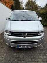 Volkswagen T5 Multivan Highline - silberne Volkswagen T5 Multivan