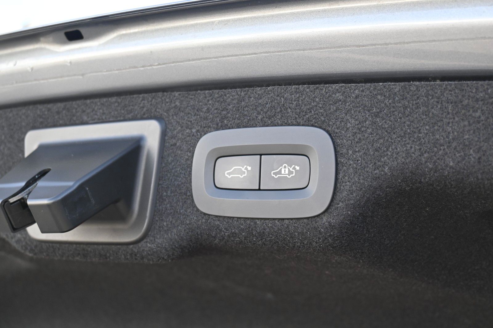 Fahrzeugabbildung Volvo S90 Lim.R-Design Plug-In Hyb. AWD*B&W*LUFT*MASS*