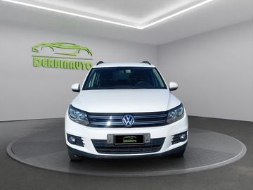 Volkswagen Tiguan - 1