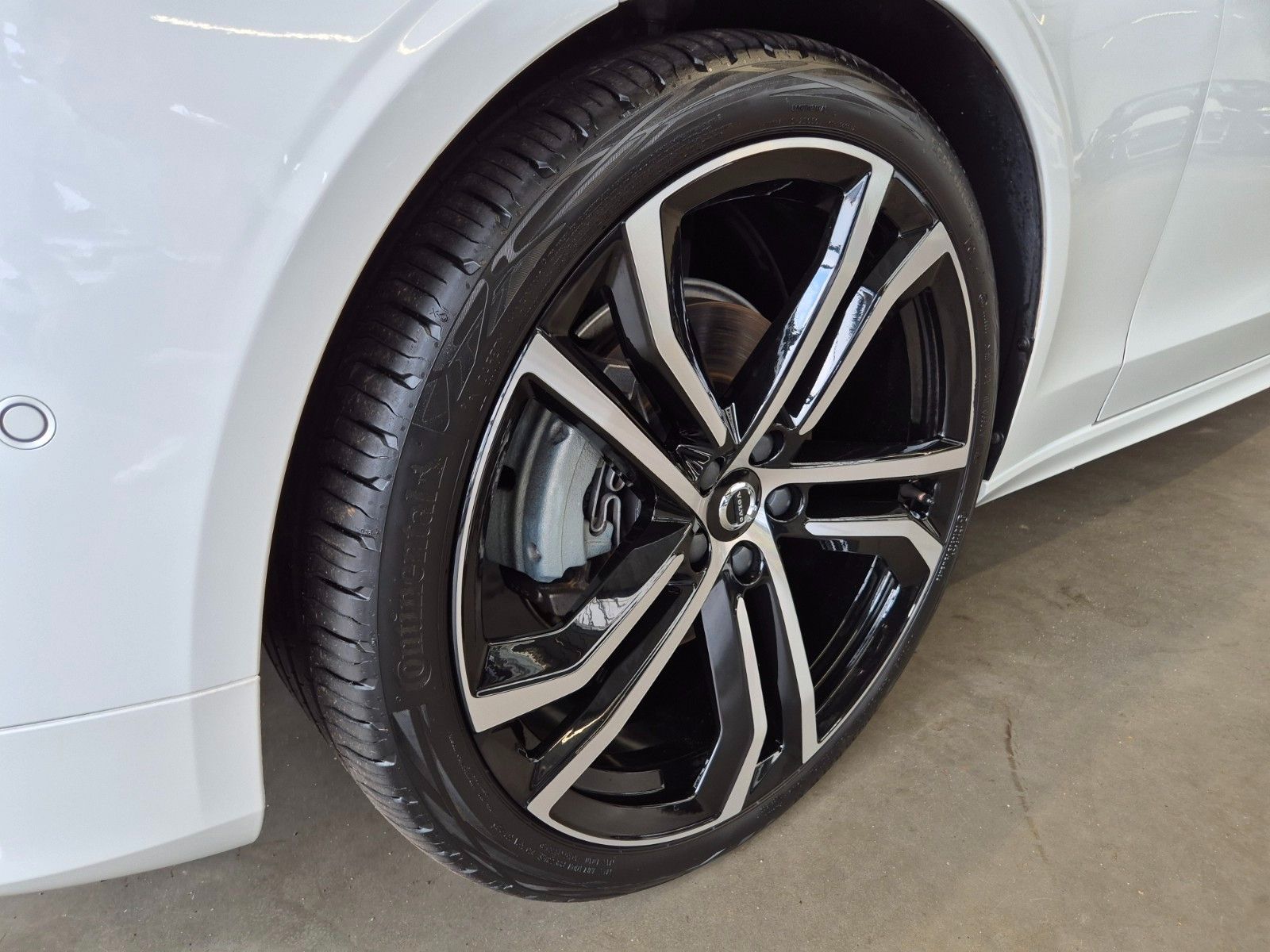 Volvo V90 B4 2.0d ULTIMATE DARK LEDER NAV LED PANO ACC foto 25