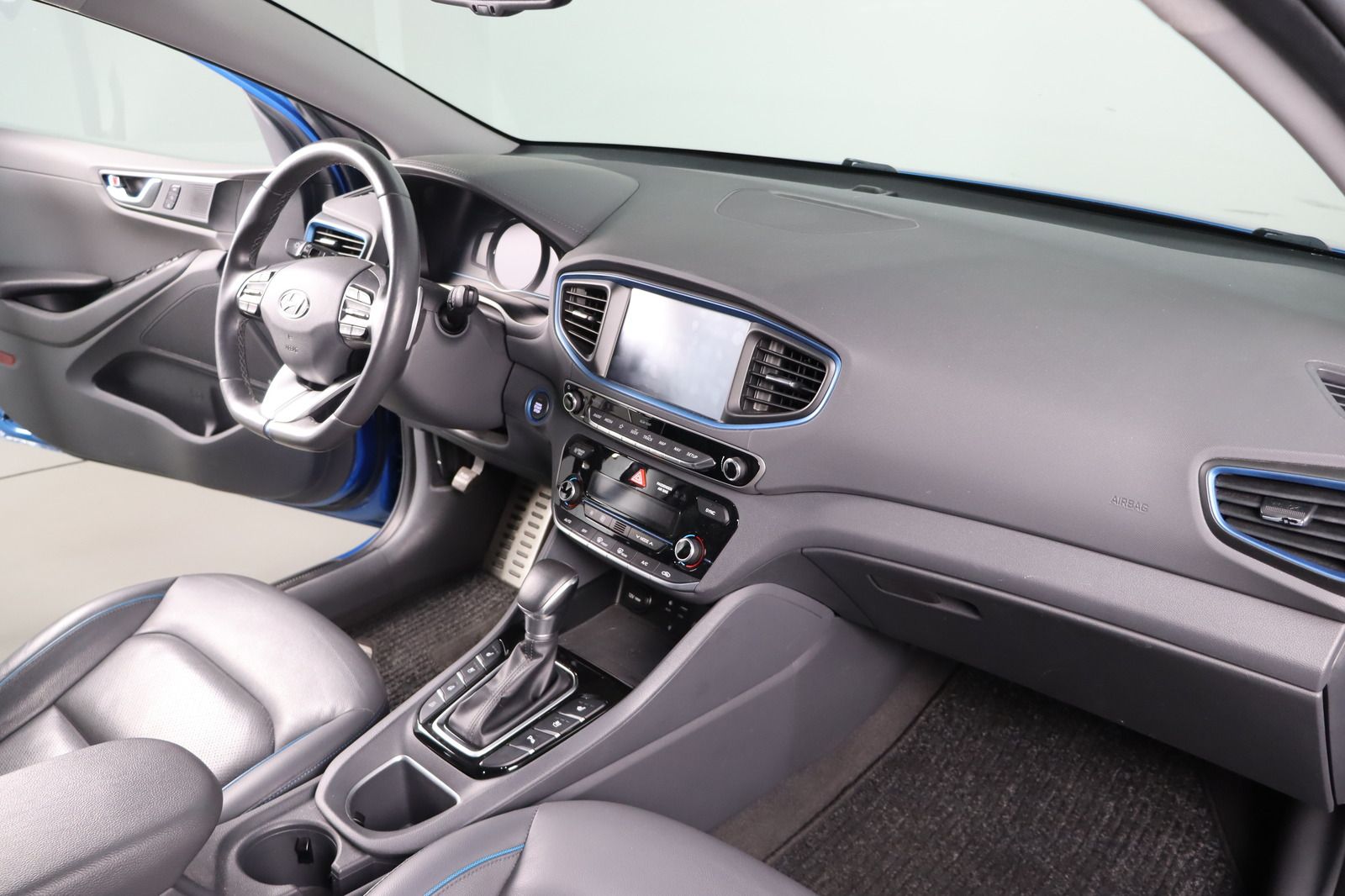 Fahrzeugabbildung Hyundai IONIQ * Memory * Sitzhzg./-lüftung Premium Plug-