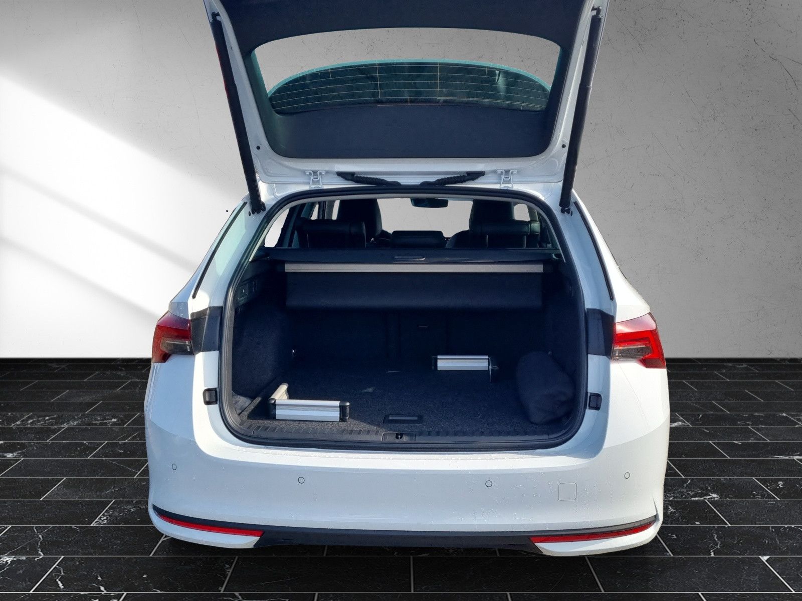 Fahrzeugabbildung SKODA Octavia Combi Balance 2,0TDI AHK Kamera