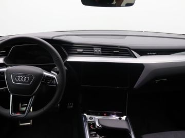 Audi Q8 e-tron - 10