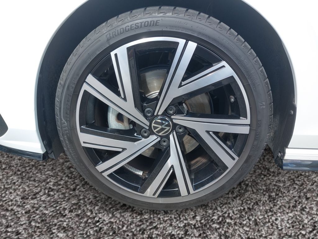 Fahrzeugabbildung Volkswagen Golf Variant 2.0 TSI DSG R-Line LED Navi ACC