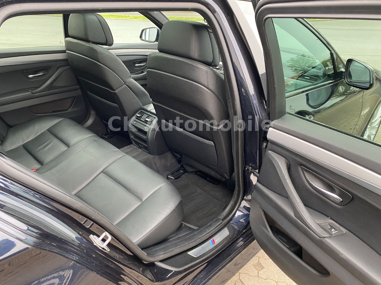 Fahrzeugabbildung BMW 530 d Touring M Sport/Navi/Leder/Pano/Bi-Xenon