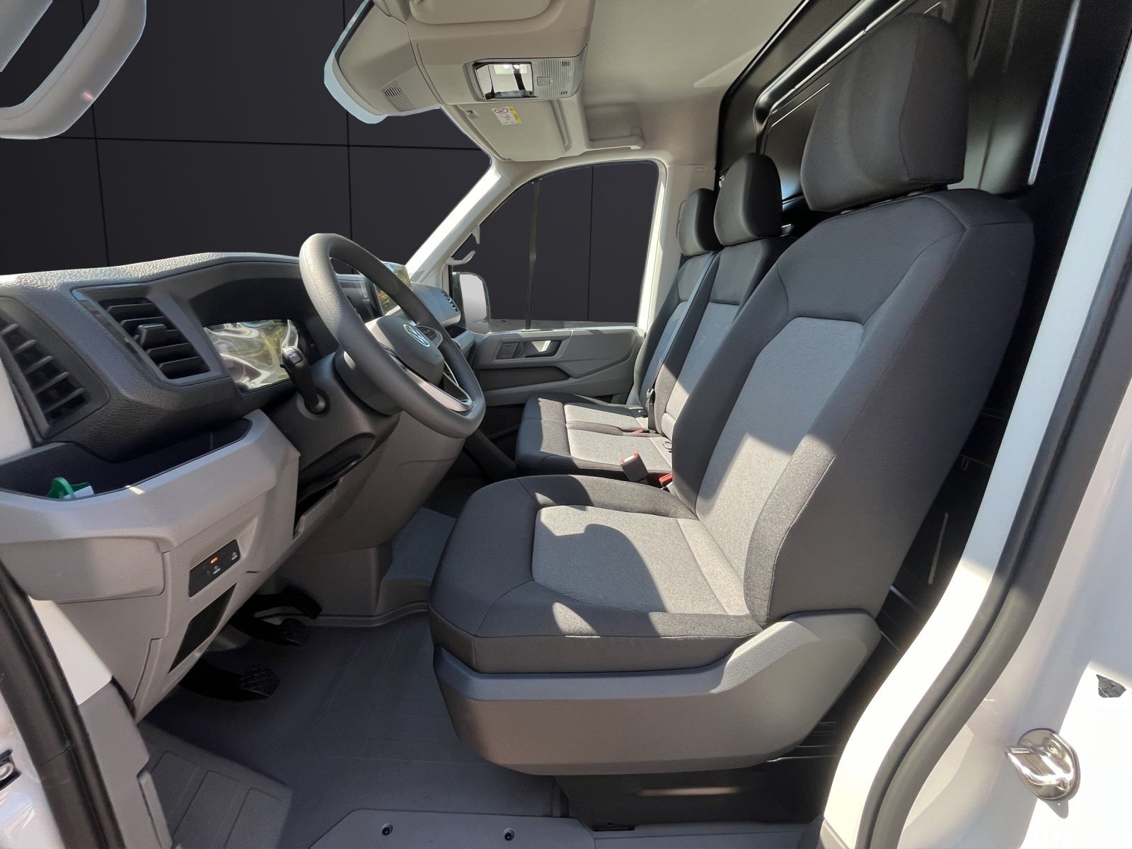 Fahrzeugabbildung Volkswagen Crafter Kasten 35 MR Klima RFK DAB