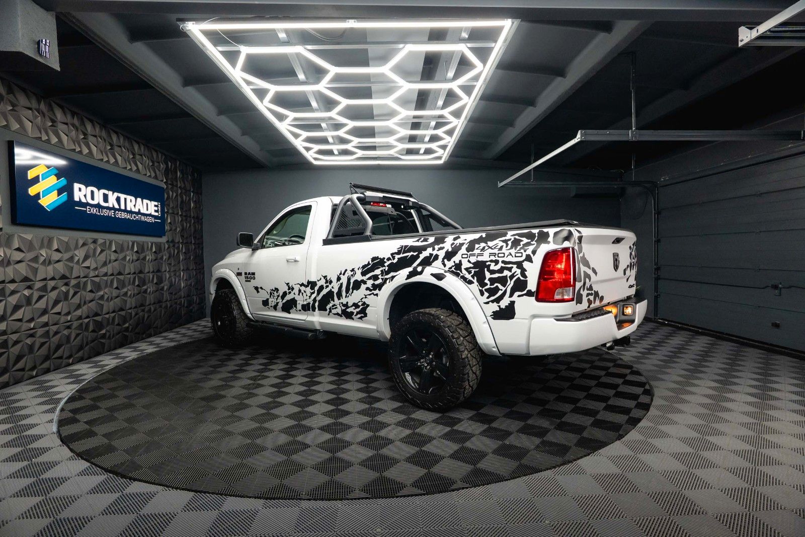 Fahrzeugabbildung Dodge RAM 5.7 V8 HEMI 4x4 SingleCab MAXI LONGBED *LED*