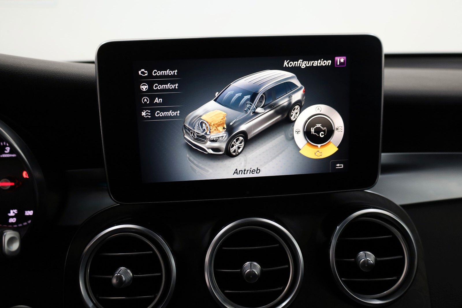 Fahrzeugabbildung Mercedes-Benz GLC 250d 4M AMG Int. Leder,Navi,LED,Panorama,+WR