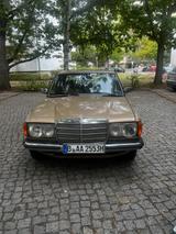 Mercedes-Benz Mercedes W123 230E Automat  TÜV NEU & H-K... - Mercedes-Benz E 230 in Berlin
