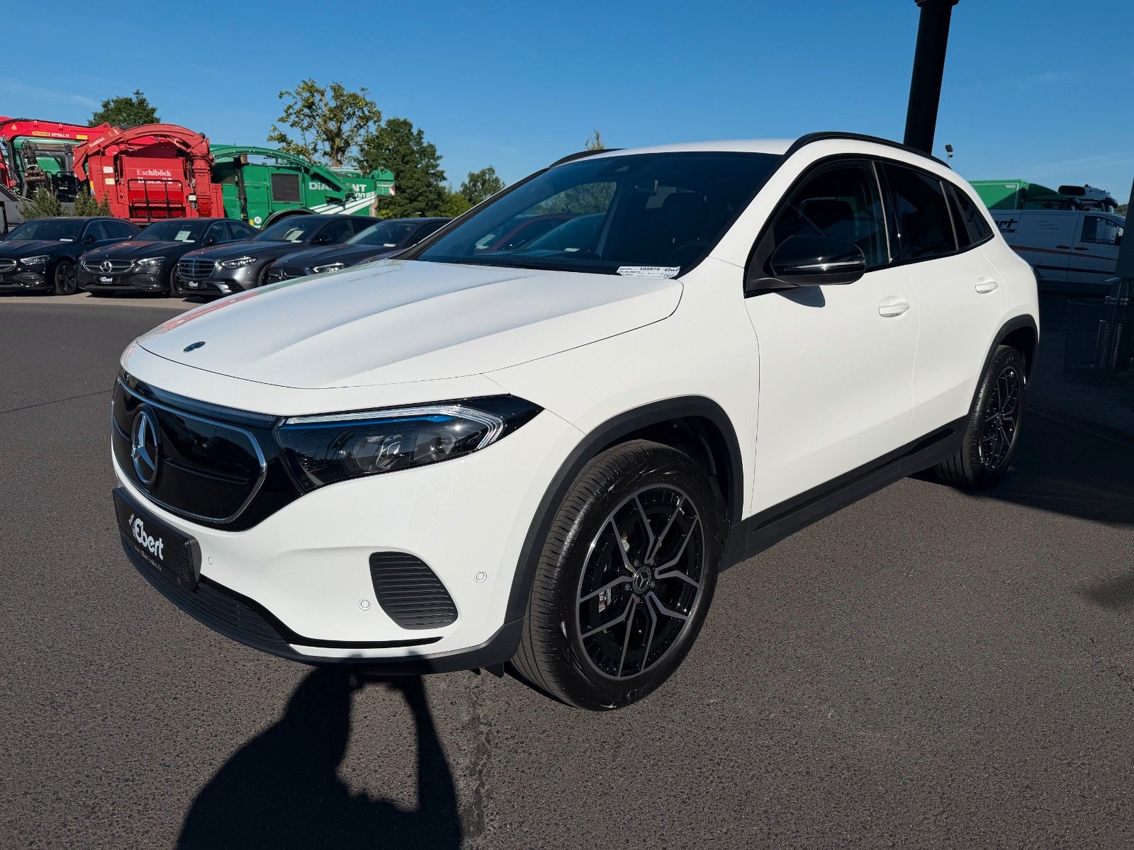 Fahrzeugabbildung Mercedes-Benz EQA 300 4M Progressive+Ambiente+Night+19`+TotW