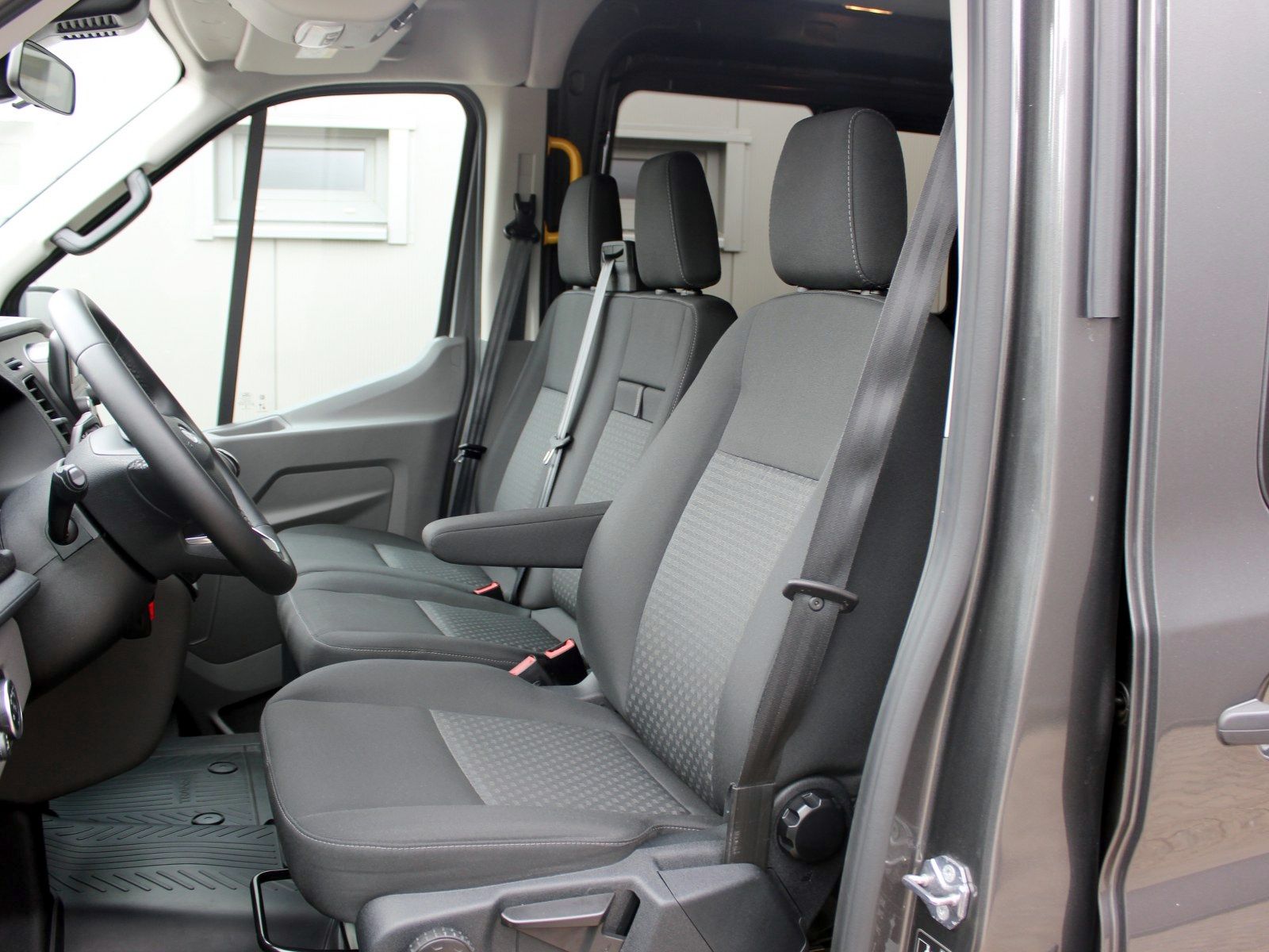 Fahrzeugabbildung Ford Transit 330 L2 Trend 2,0 TDCi DPF Mild-Hybrid