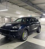 Porsche Cayenne S E-Hybrid | top gepflegt  - Porsche Gebrauchtwagen in Velbert
