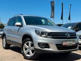 Volkswagen Tiguan 2.0 TDI DSG 4Motion *LEDER*AHK* - Volkswagen Tiguan aus 2012 mit Diesel-Antrieb