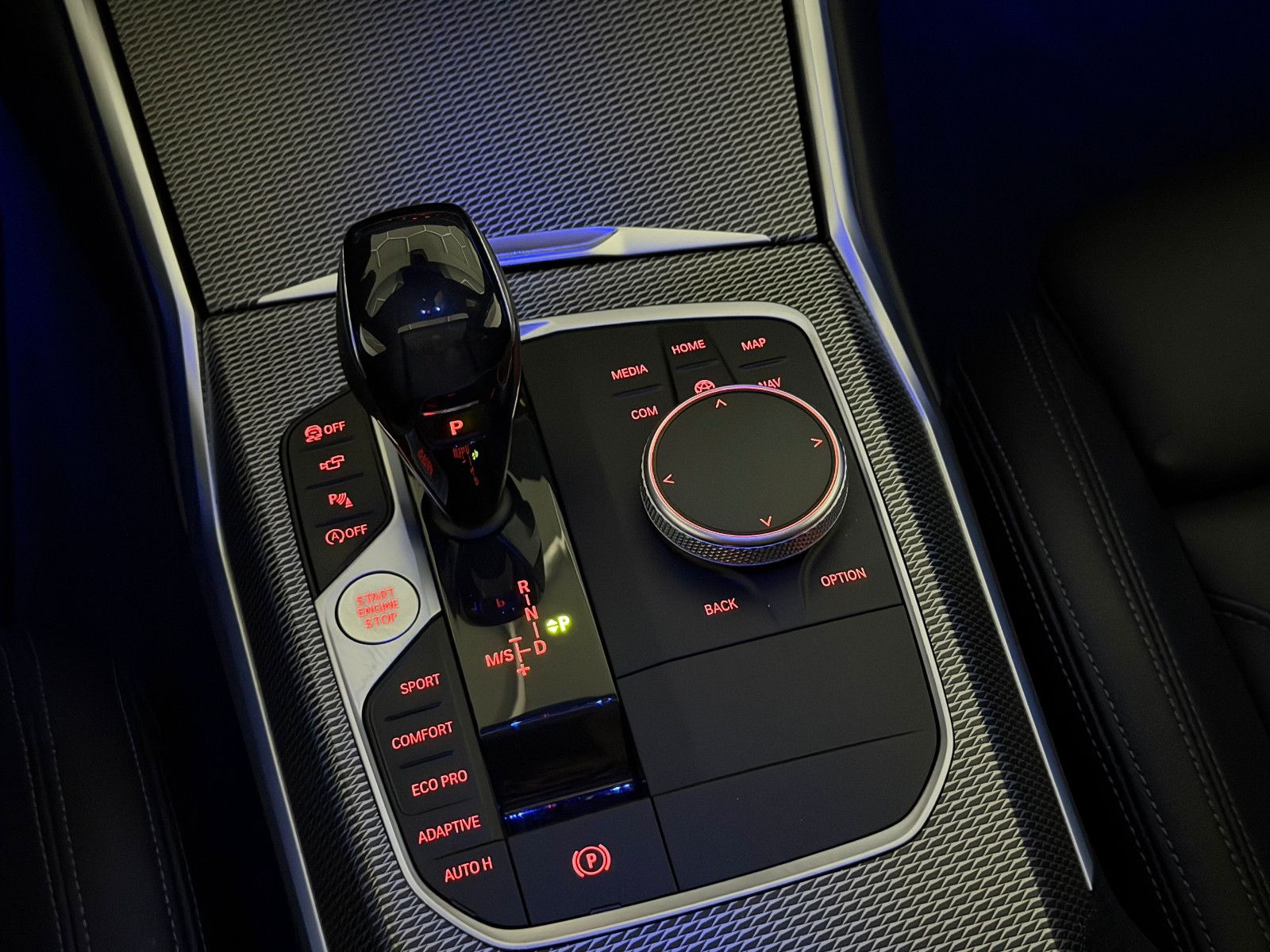 Fahrzeugabbildung BMW 330 i xDrive M SPORT/LASER/HuD/H&K/360*/MEMORY