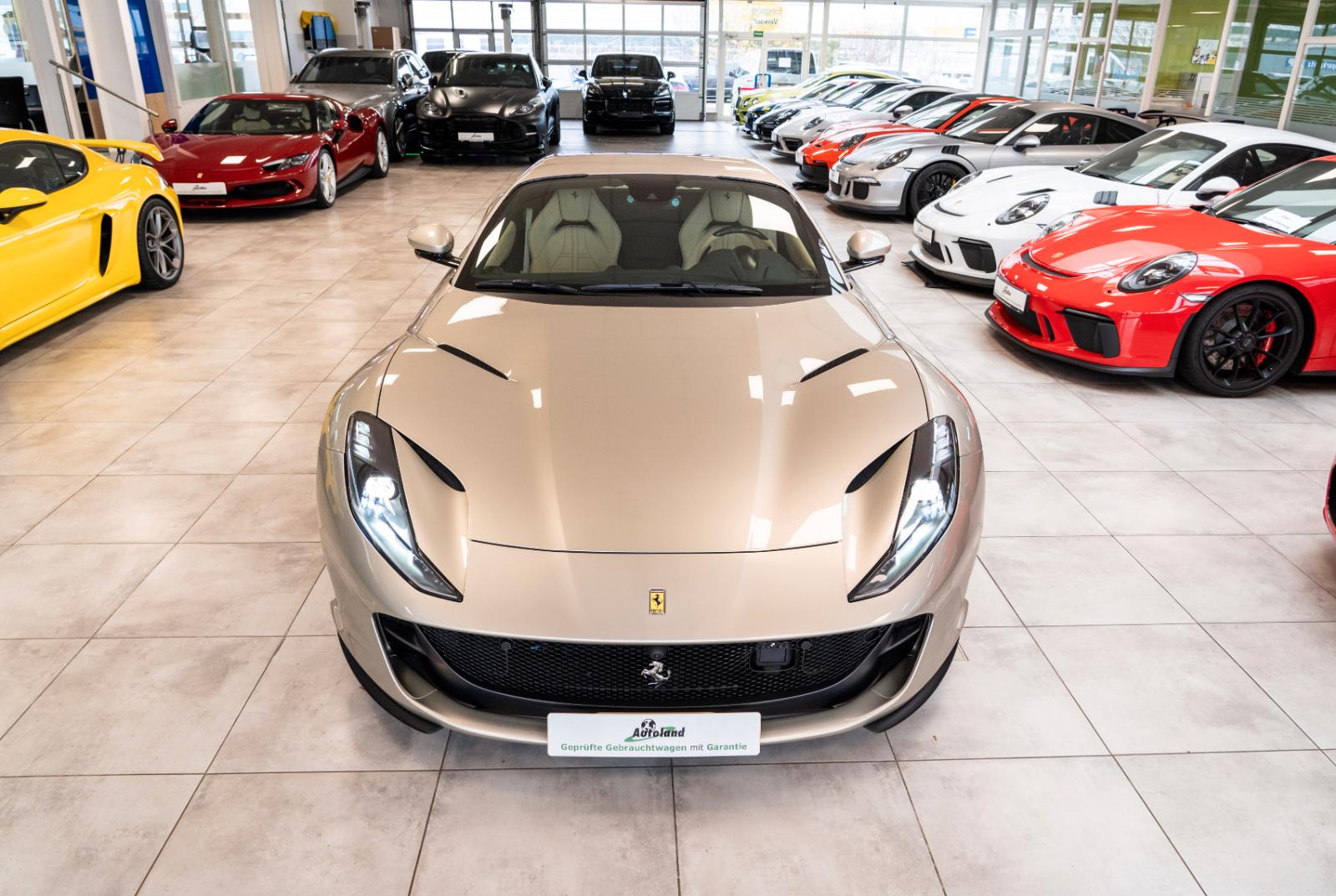 showroom-image-top