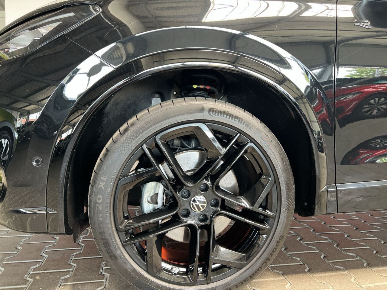 Volkswagen Tiguan R-Line 4Motion 2.0 TDI DSG AHK STANDHZG foto 4