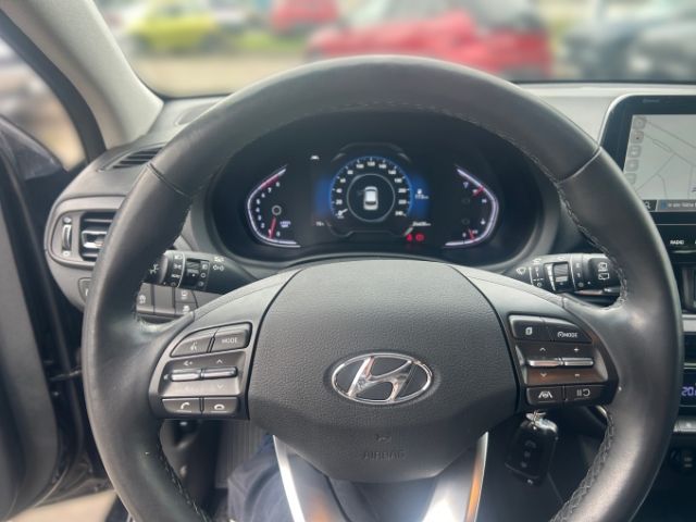 Fahrzeugabbildung Hyundai i30 Intro Edition 1.5 EU6d Navi LED Apple CarPla