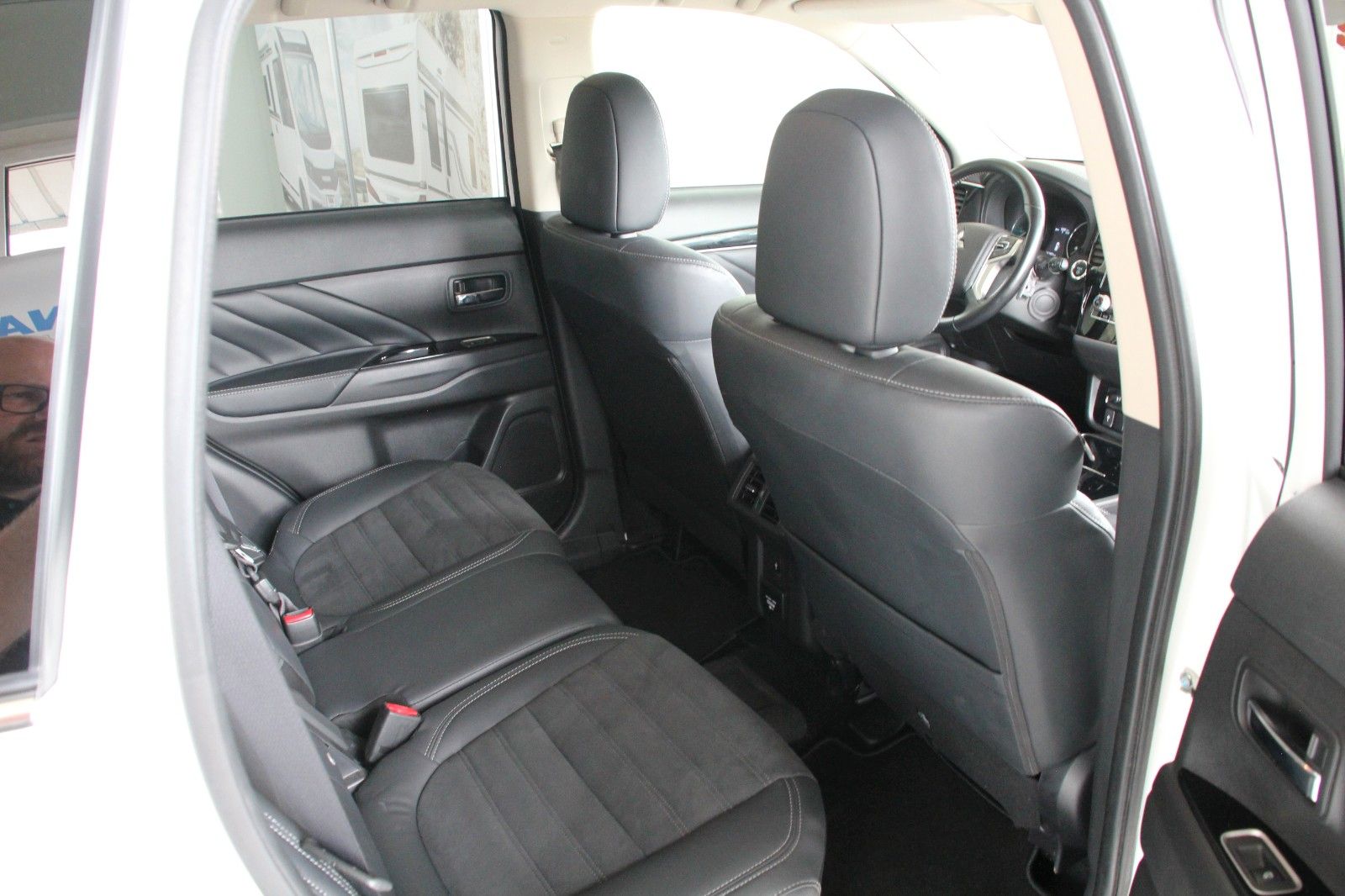 Fahrzeugabbildung Mitsubishi Outlander PHEV Basis Spirit 4WD