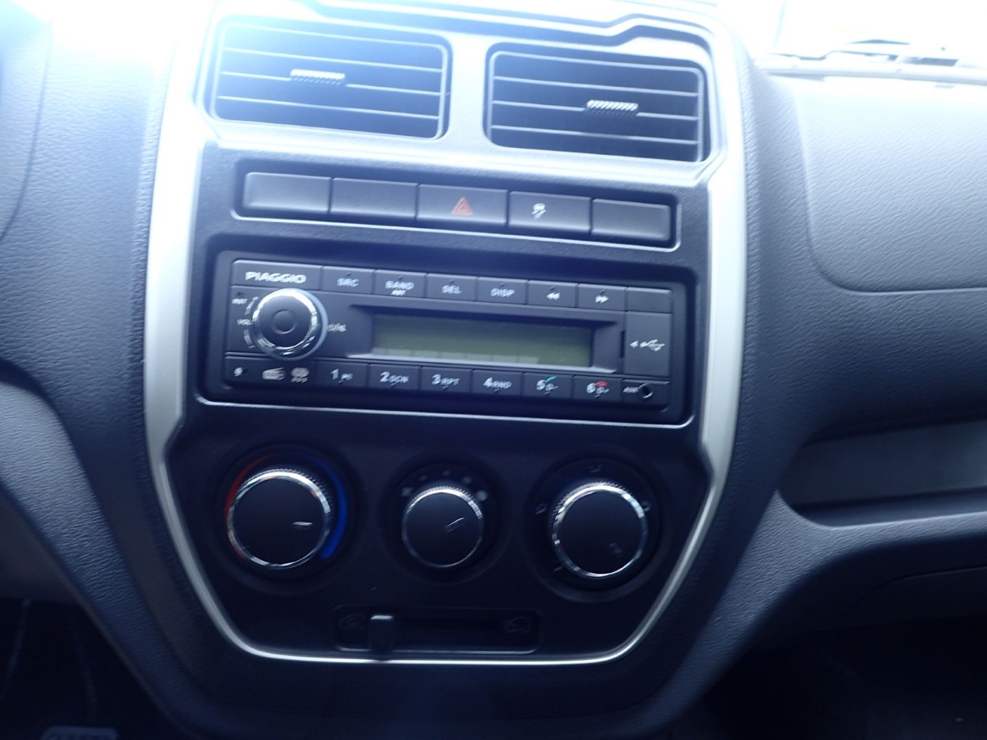 Fahrzeugabbildung Piaggio Porter NP6 TW Kipper LR 2,53m Pritschenlänge LPG