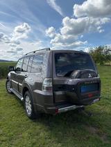 Mitsubishi Pajero 3,2 DI-D 4WD Top Automatik Top - gebrauchte Mitsubishi Pajero aus dem Jahr 2016