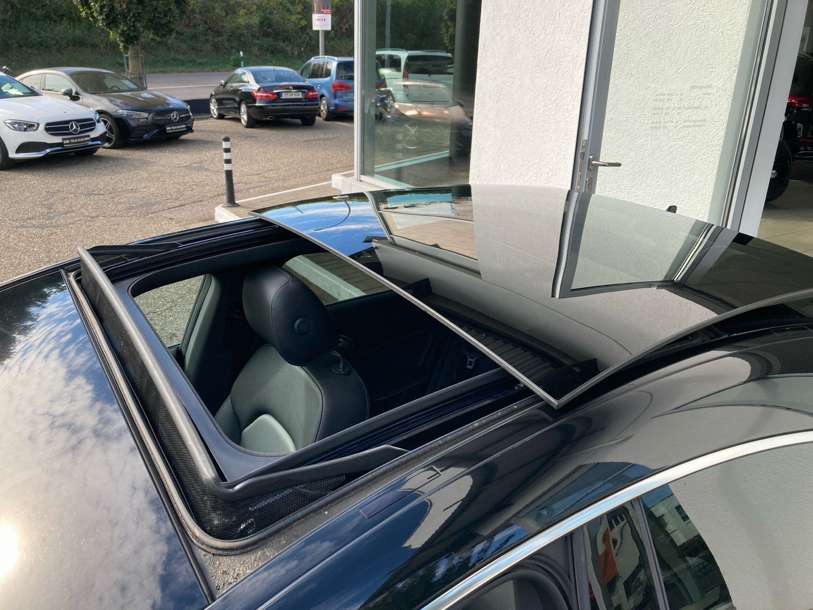 Fahrzeugabbildung Mercedes-Benz CLA 200 Urban*Panorama*Kamera*AHK*LED*Standheiz*