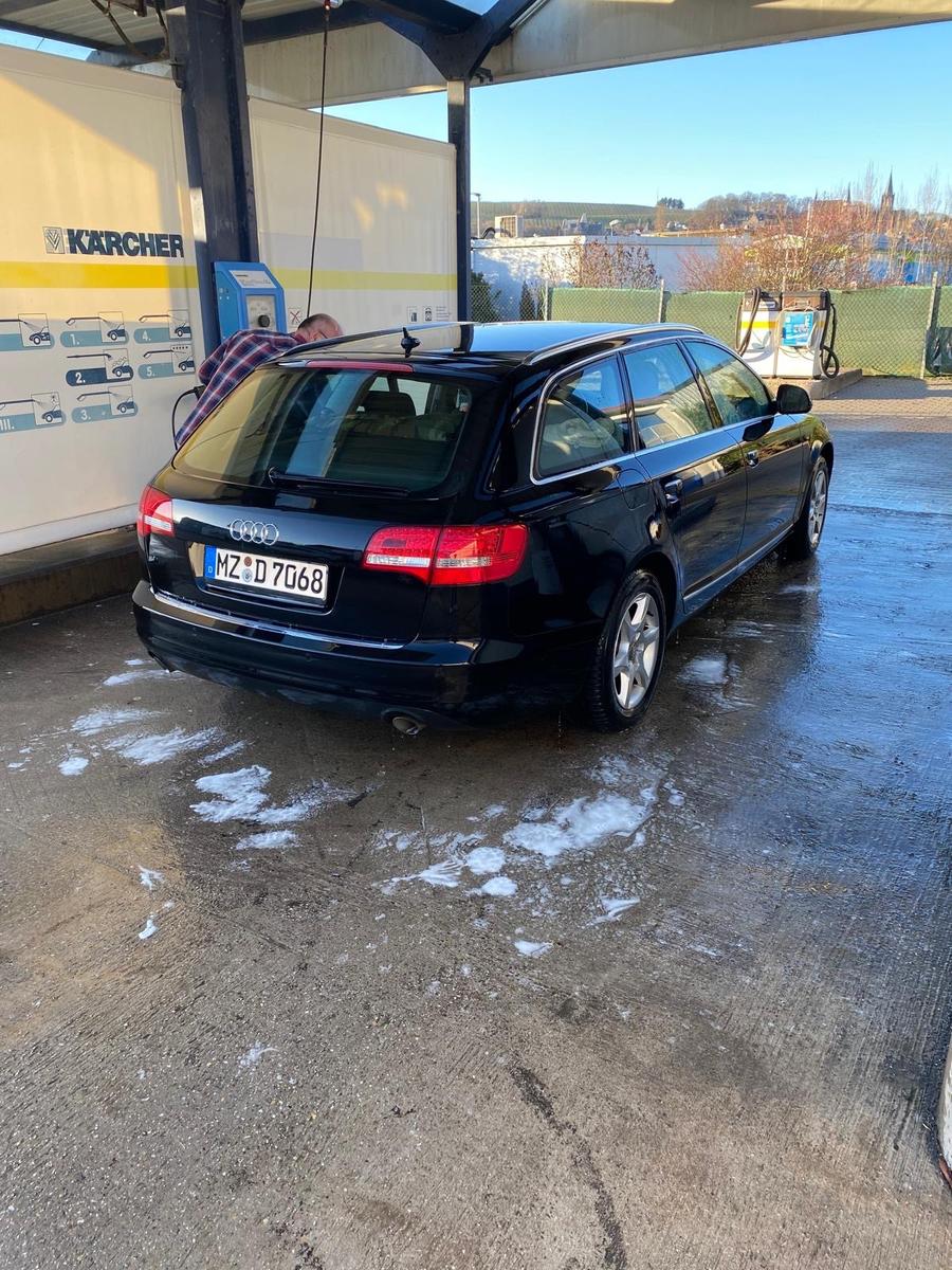 Audi A6 2011 — вигляд ззаду
